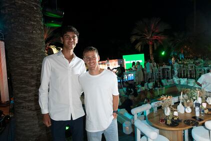 Noche de Elegancia en el Abierto de Los Cabos: Fiesta de Blanco con Estrellas del Tenis