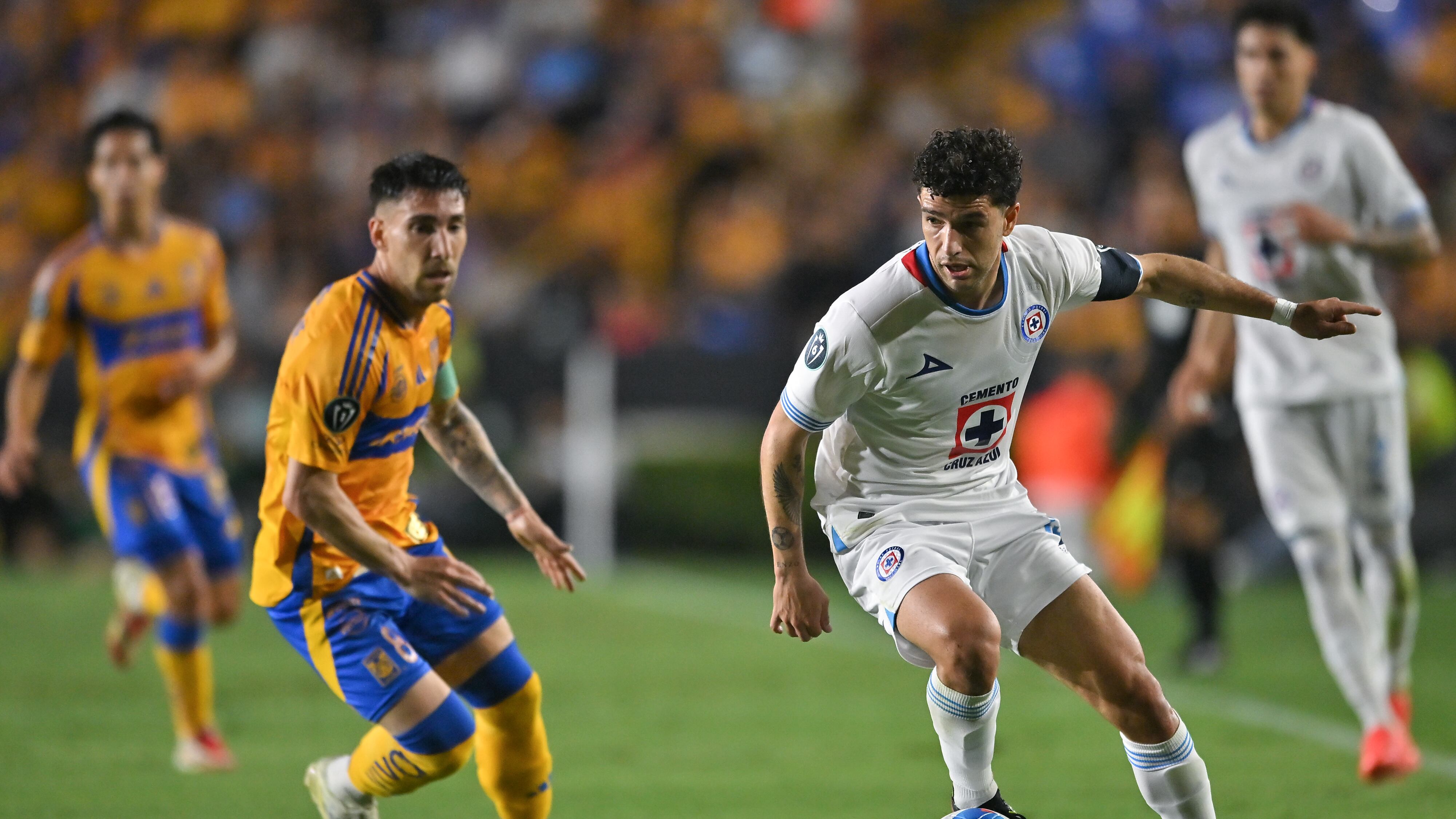 Tigres UANL v Cruz Azul