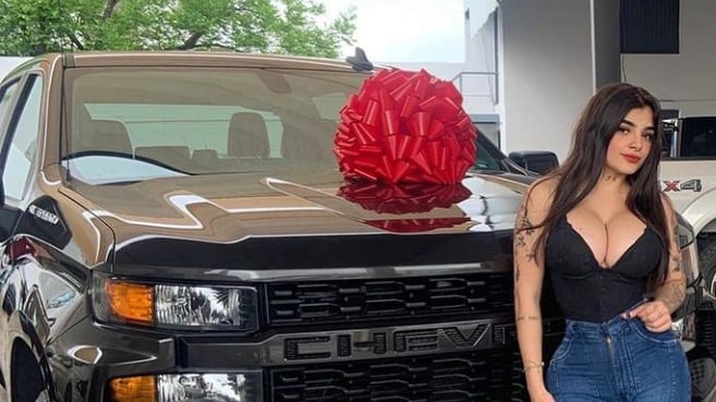 Karely Ruiz manda mensaje a quienes la critican por tener celulitis y subir de peso