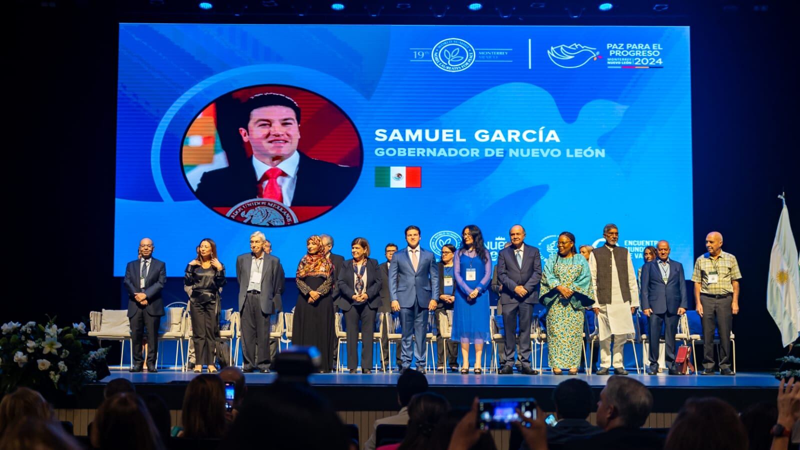 García estuvo rodeado de laureados con este galardón que participarán en diferentes paneles.