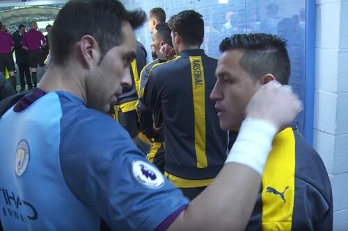 Alexis y Bravo viven afectuoso saludo previo al duelo entre el City y el Arsenal
