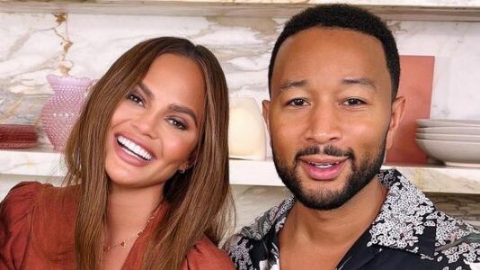 Chrissy Teigen y John Legend. / Foto: Instagram.