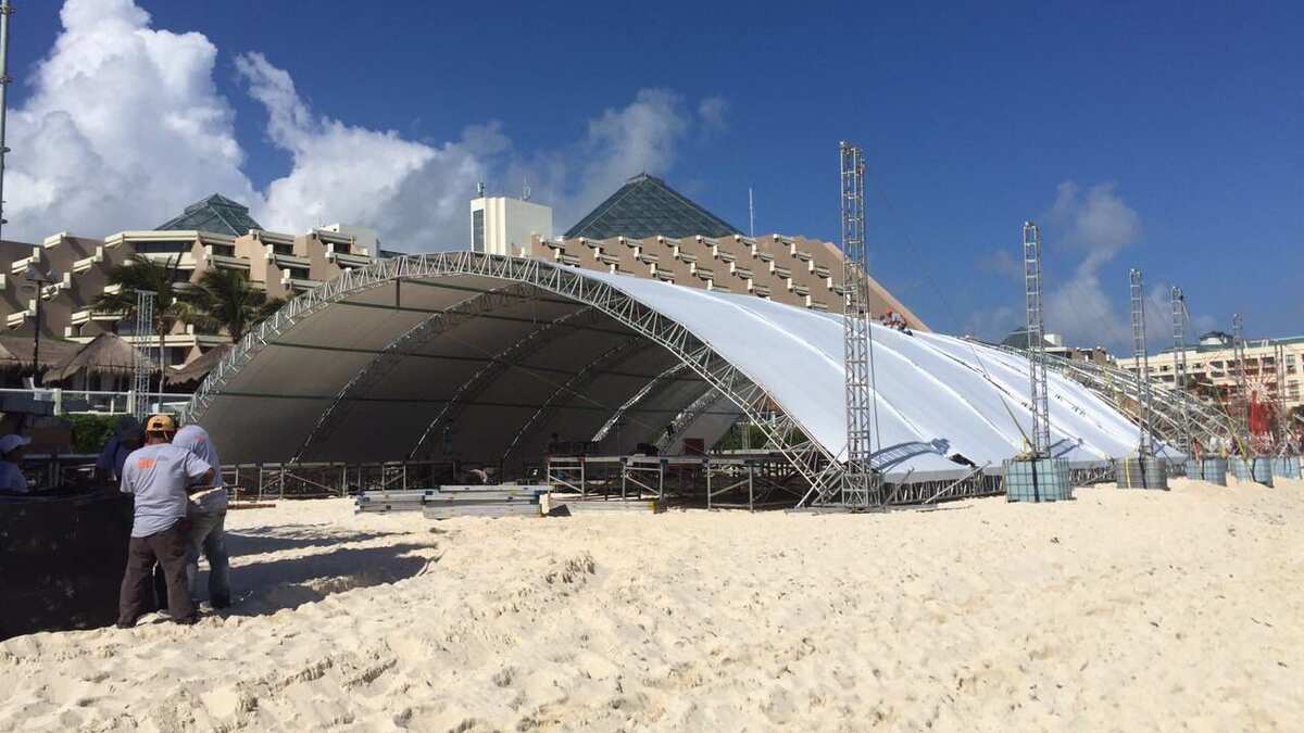 Esta playa de Cancún está habitada por decenas de tortugas