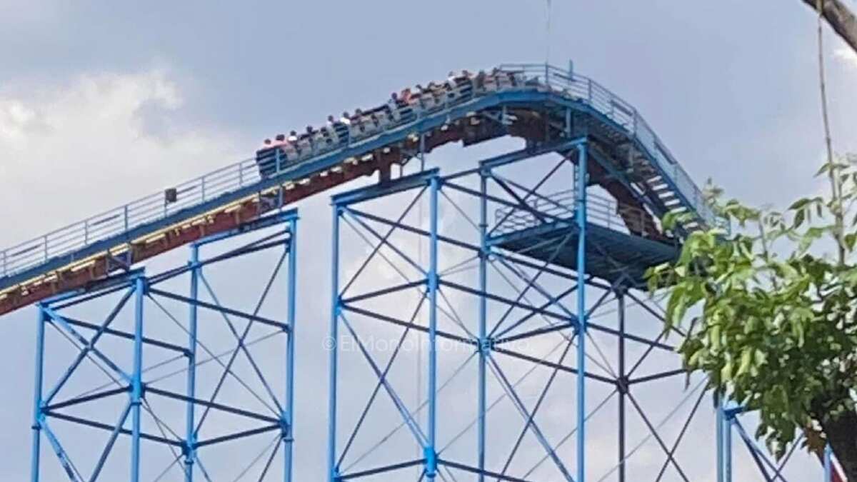 Las personas gritaban desde las alturas para que las auxiliaran. (Especial)