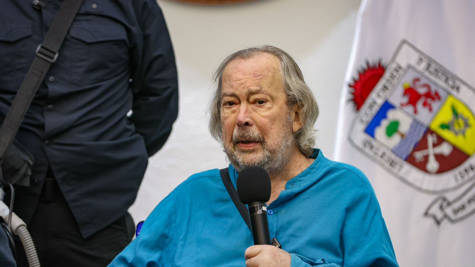 Mauricio Fernández anunció que dejará la alcaldía para atender su salud.