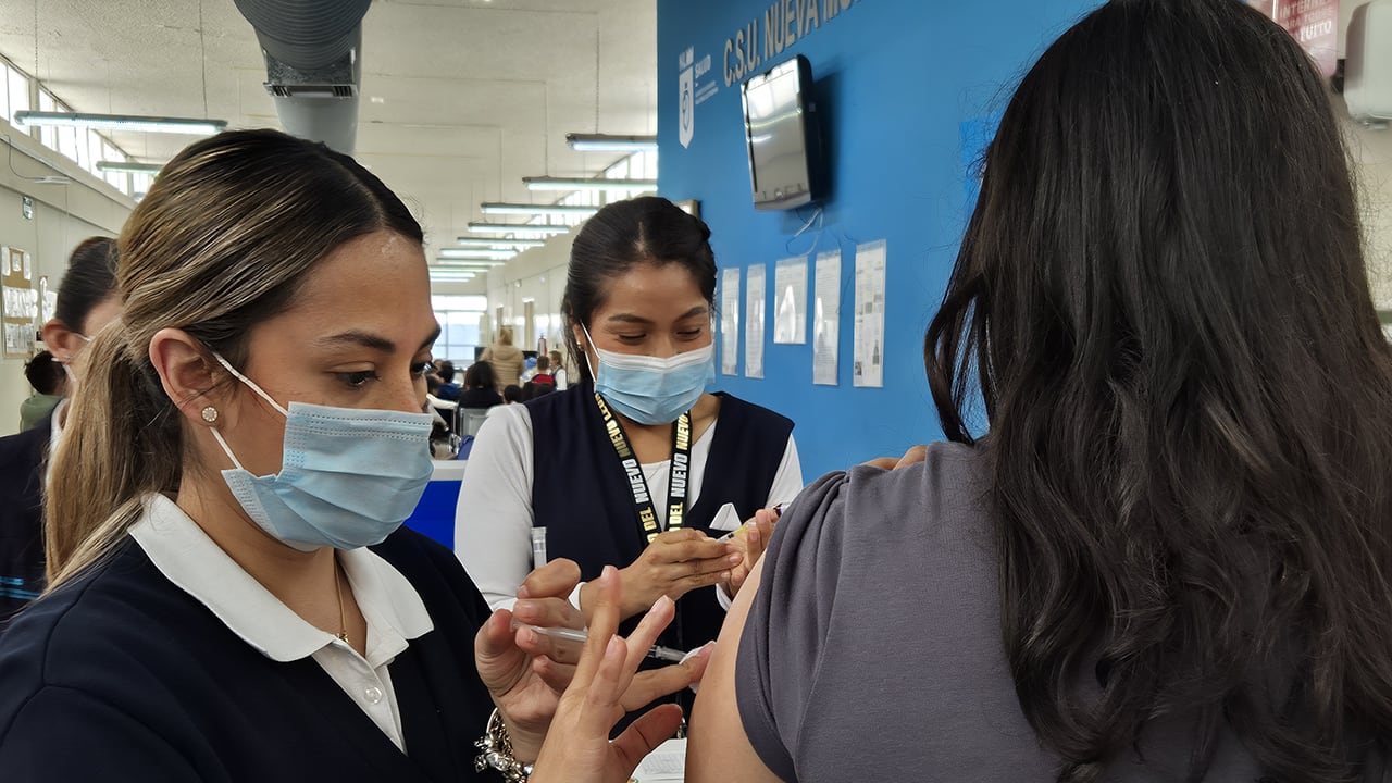 En Nuevo León sigue la campaña de vacunación.