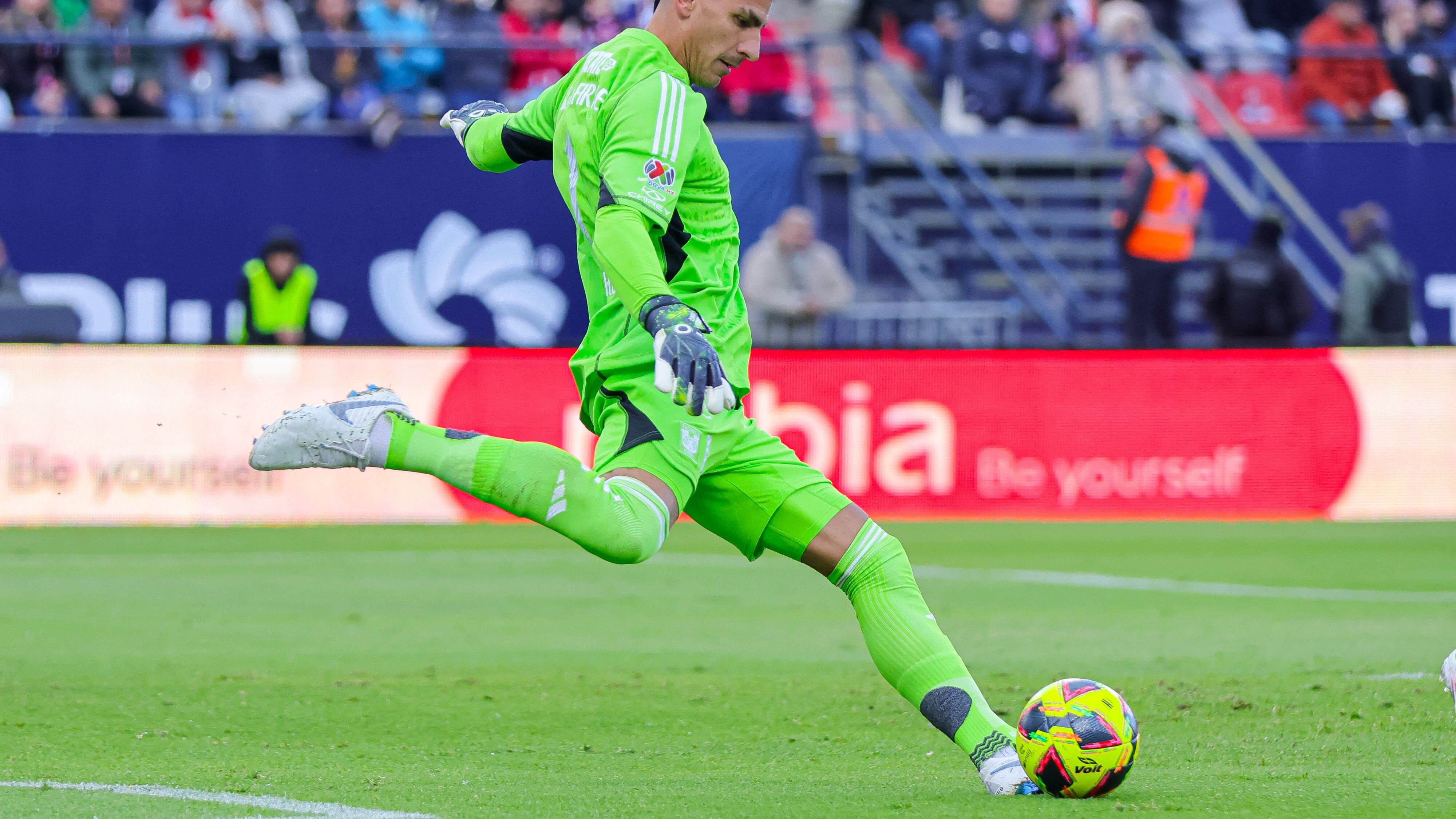 Nahuel Guzmán comete error