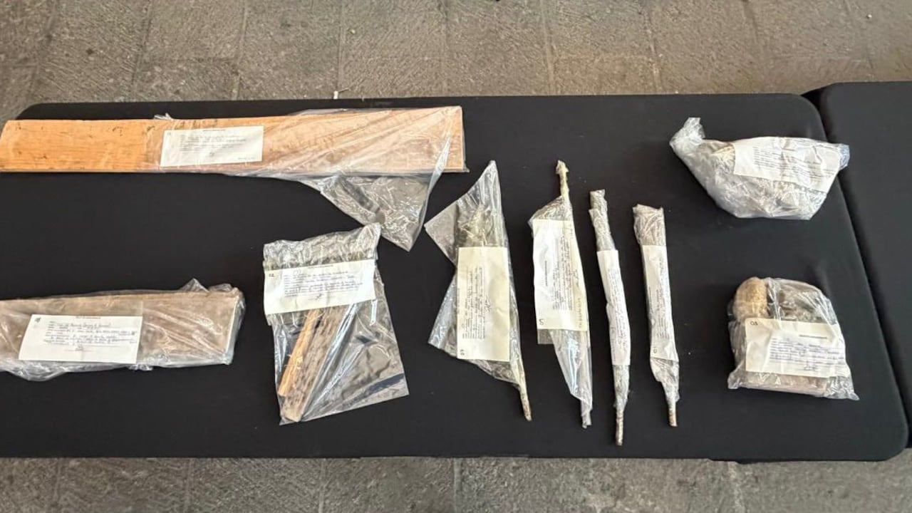 Los artículos estaban escondidos Y presuntamente serían utilizados durante la marcha.