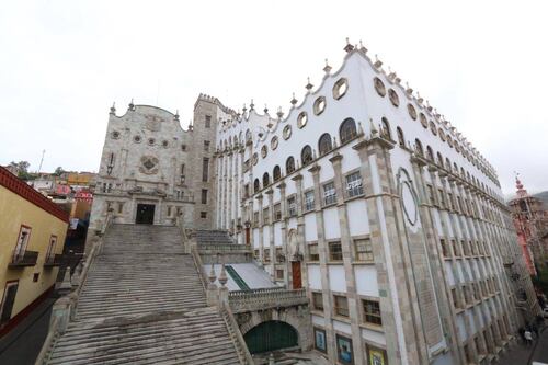 UG amplía material de estudio por internet durante la contingencia