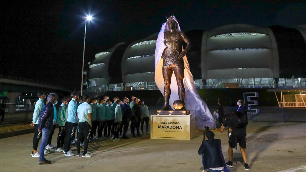 Diego Maradona recibe homenaje de la Selección argentina