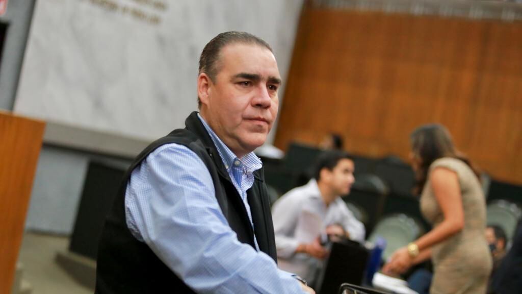 El coordinador de la bancada priísta propone modificaciones al artículo 82 de la Ley Federal de Protección al Consumidor.