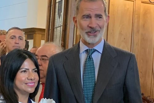Indira Kempis, senadora por Nuevo León, se reúne con el rey de España en Santander