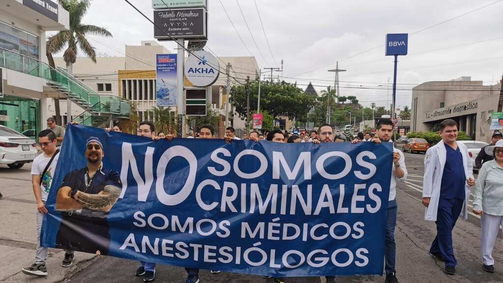 Gustavo Dardwin Aguirre Castro, anestesiólogo de Los Cabos, Baja California Sur, está siendo investigado por haber comprado fentanilo para uno médico.