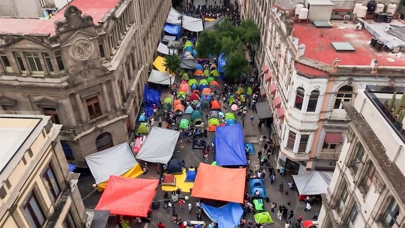 Marcha por Ayotzinapa y protesta de la CNTE colapsarán vialidades este 26 de mayo en CDMX