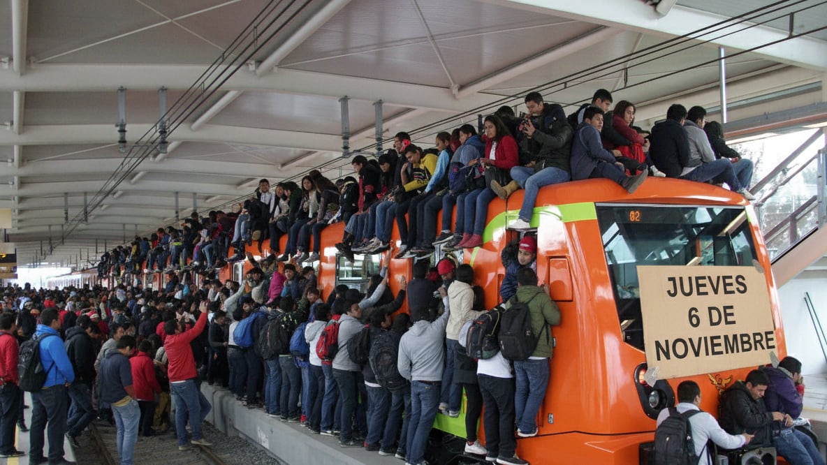 Líneas 2, 3, 7, 8, 12 y A reportan demoras; usuarios afirman que los trenes tardan hasta ocho minutos.