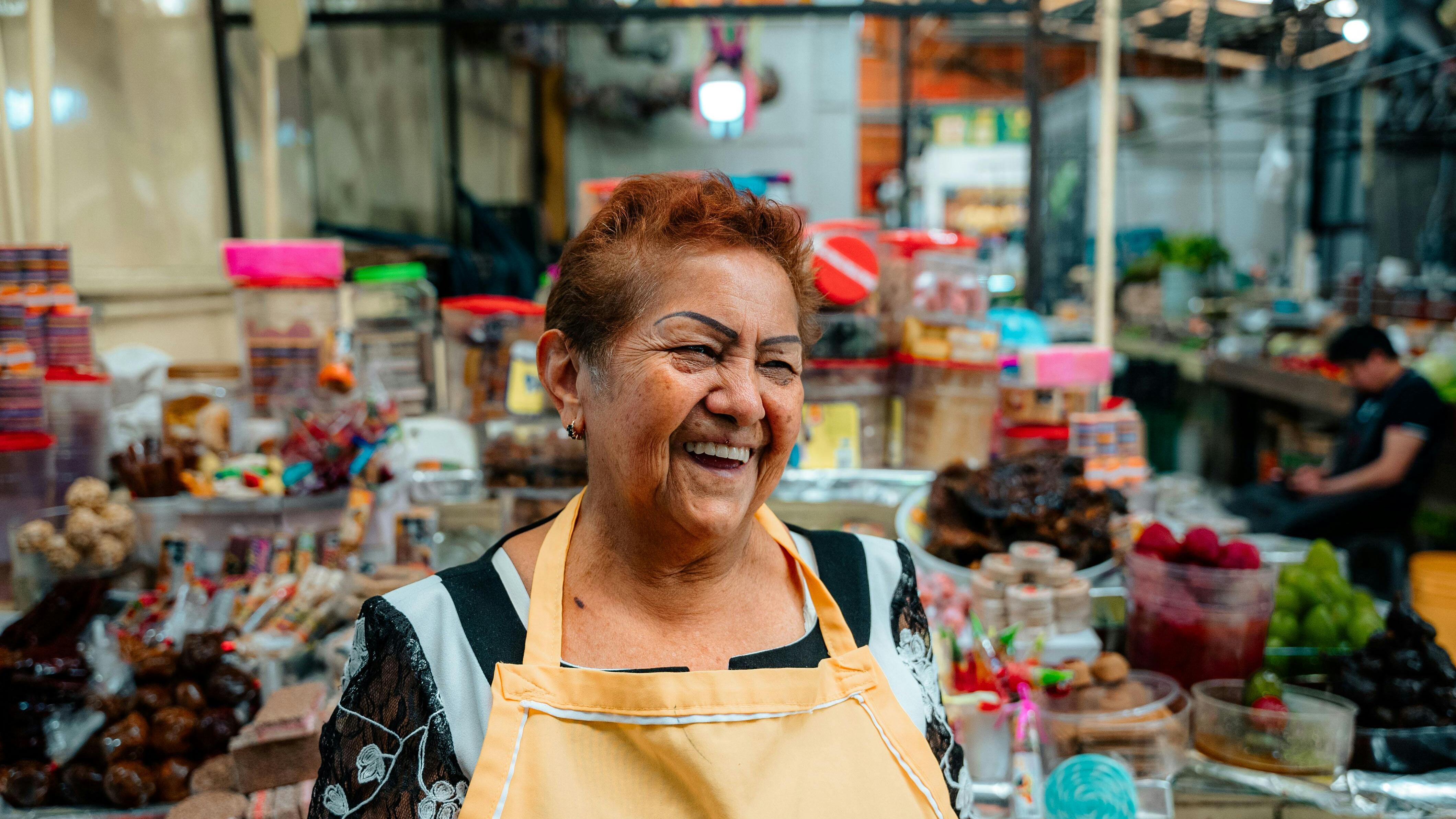 A través de una campaña se busca visibilizar la labor de las personas que atienden las tienditas de la esquina, además de mostrar su valor e importancia