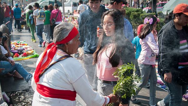 En el catálogo de productos y servicios para facturar ahora aparecen los servicios de hechicería, vudú y 'trabajos con energía'.