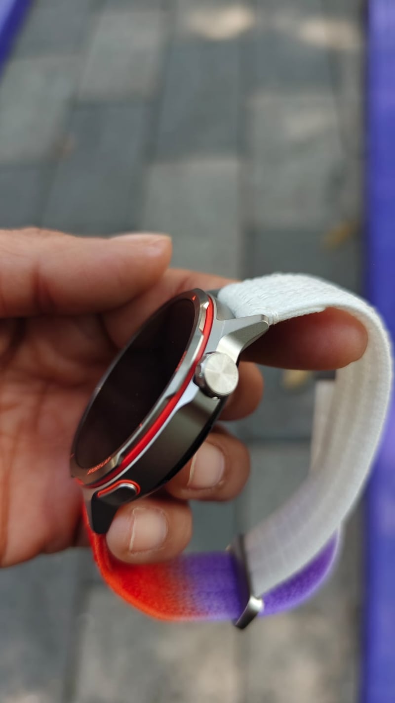 Ligero y preciso, este smartwatch acompaña a corredores de todos los niveles con planes de entrenamiento con IA. Su modo Maratón Inteligente lo convierten en un verdadero coach digital para mejorar tu desempeño en cada carrera