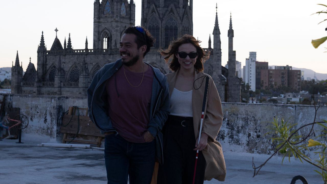 Fiona Palomo y Memo Villegas protagonizan la nueva cinta “Nada que ver”