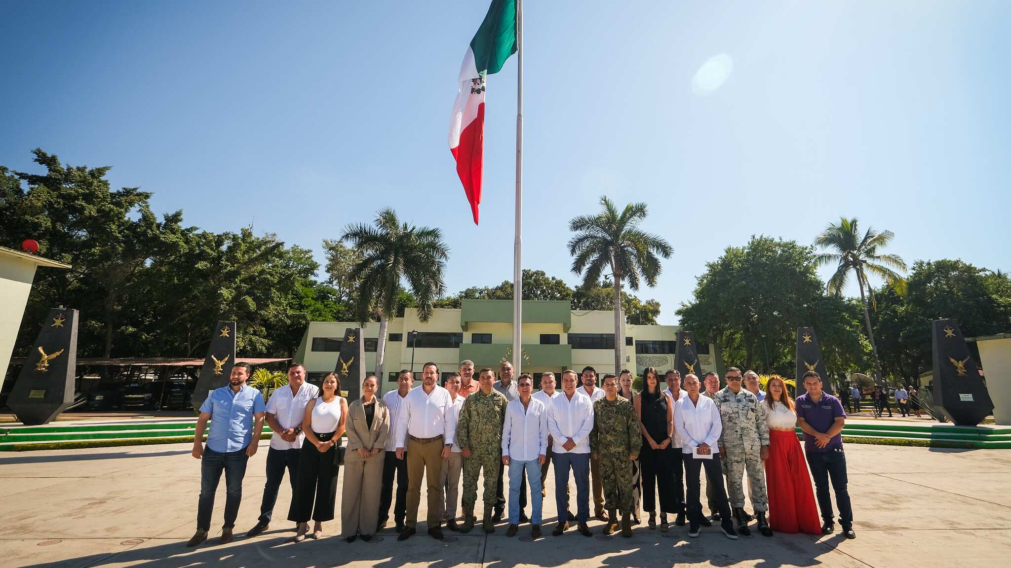 Con el objetivo de fortalecer la colaboración entre los tres niveles de gobierno y reforzar las estrategias de seguridad en el estado, el Gobernador de Jalisco, Pablo Lemus Navarro, encabezó la instalación del Consejo Regional de Seguridad Pública de las zonas Costa Sur y Costa-Sierra Occidental en las instalaciones de la 41va. Zona Militar de Puerto Vallarta.