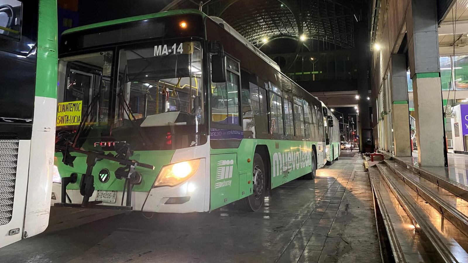 Para apoyar a movilizar a los usuarios se utilizaron unidades de transmetros.
