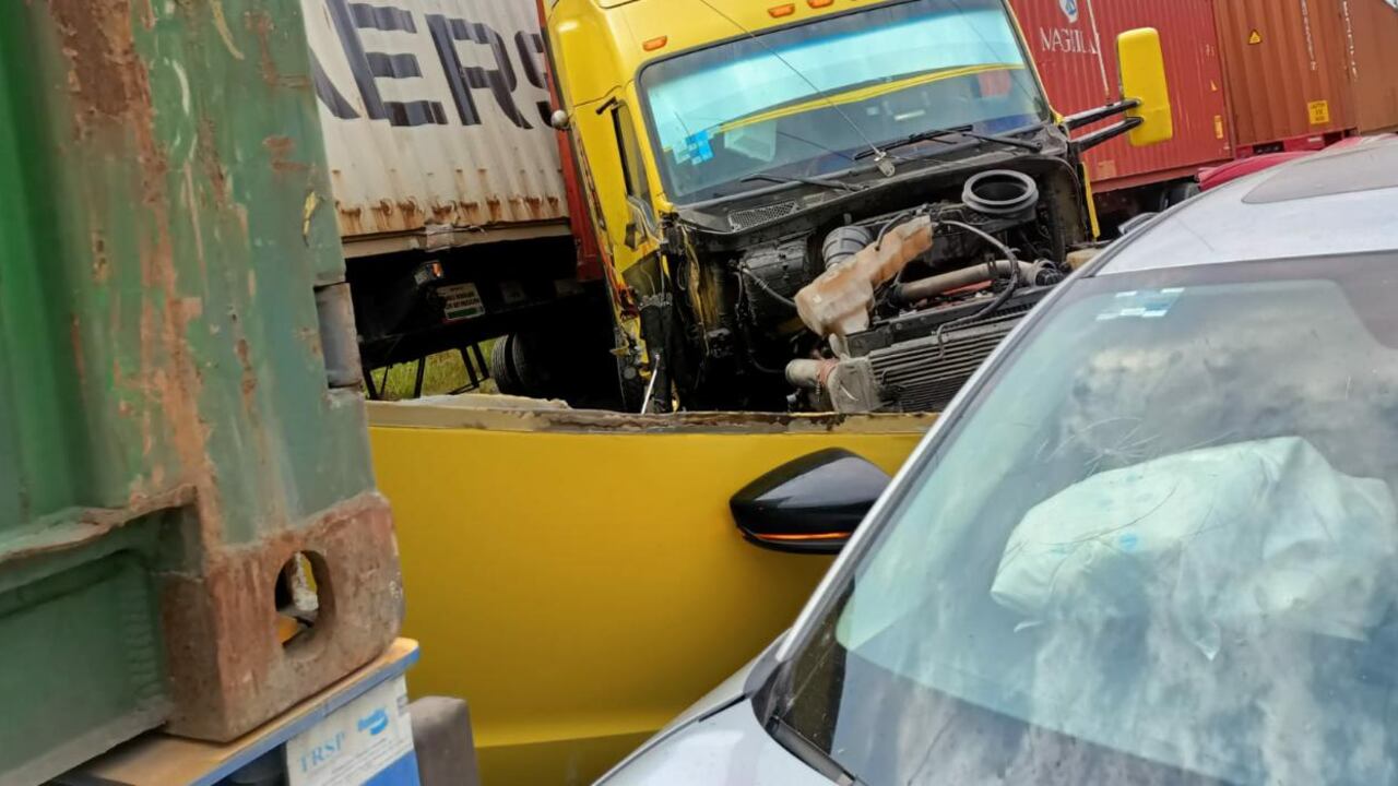 Carambola en carretera Siglo XXI de Michoacán