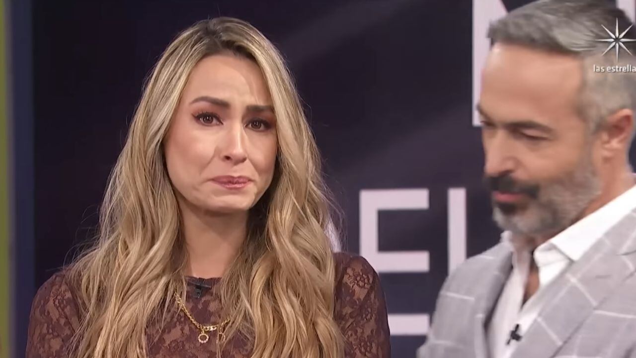 La exconductora de Telehi se quebró al anunciar la muerte de su exjefe.