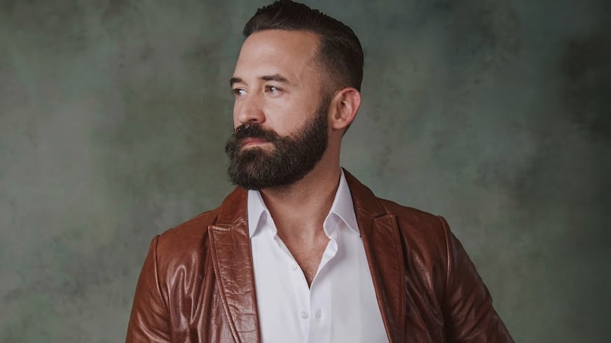 Steven LaBrie estrena versión de “Ya lo sé que tú te vas” de Juan Gabriel