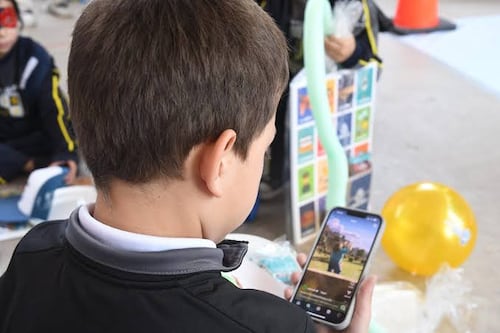 Aumentó uso de celulares entre menores queretanos