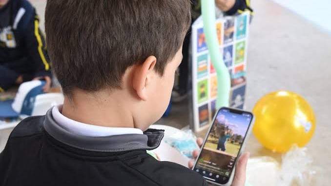 Aumenta uso de celulares entre menores en Querétaro: INEGI