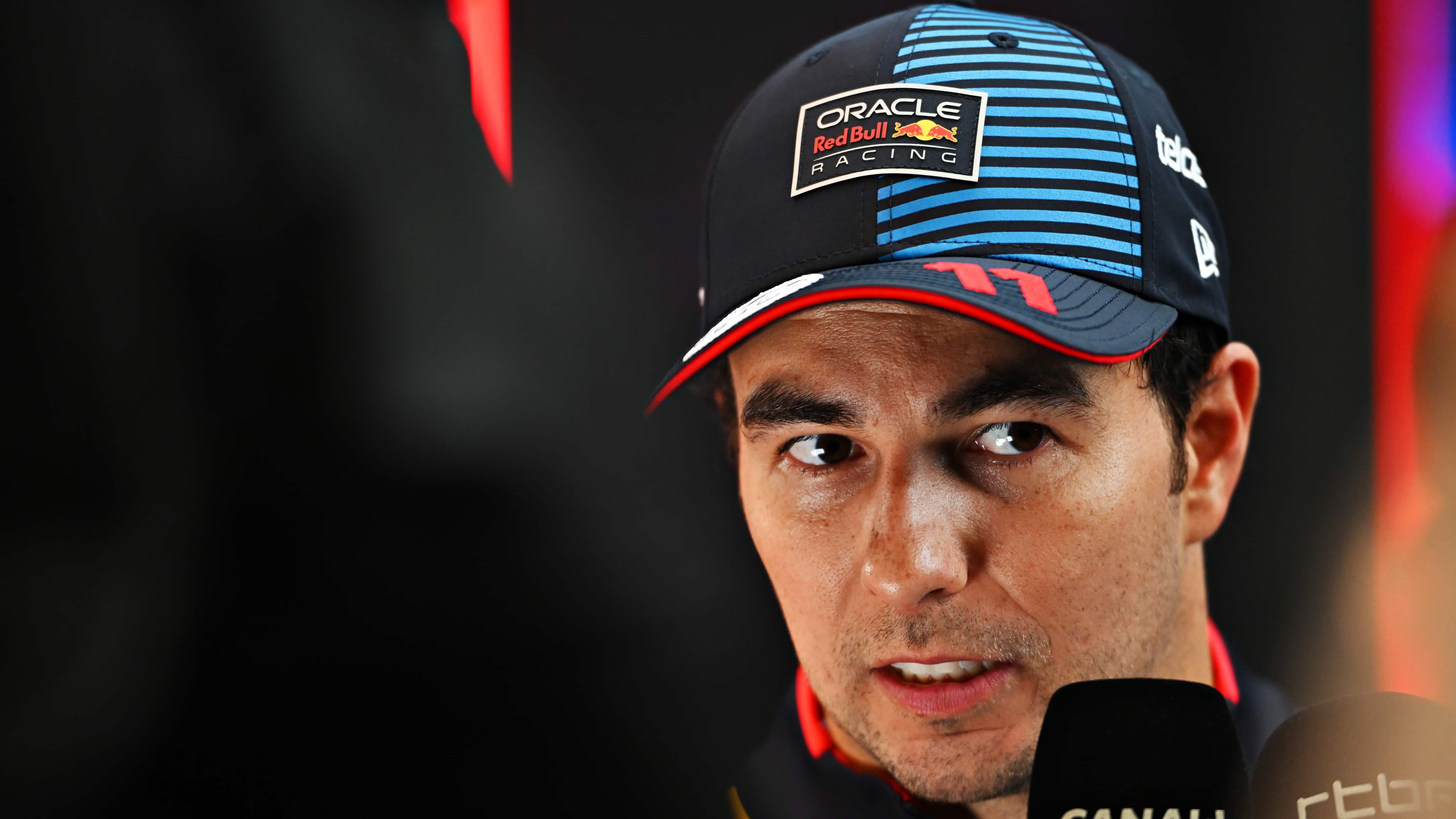 Checo Pérez podría salir de Red Bull en 2025.