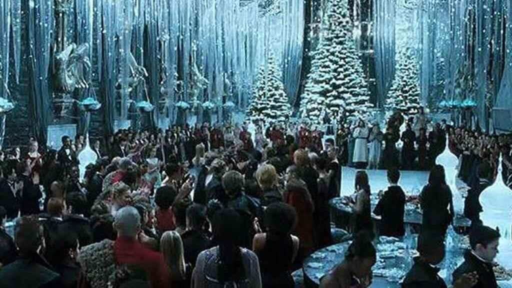 El Gran Baile de Navidad es uno de los acontecimientos en las películas del joven mago.