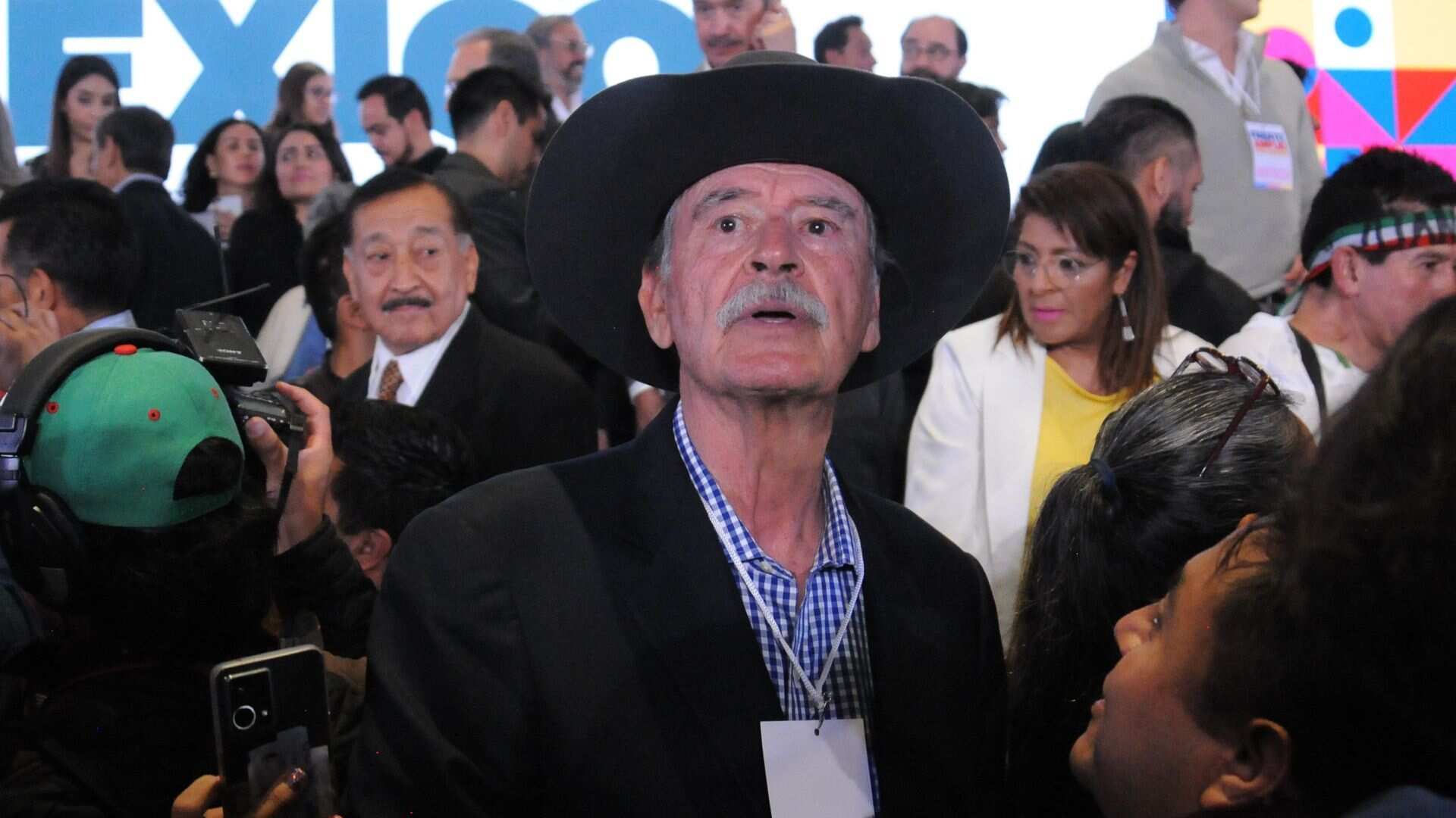 Vicente Fox exige a Claudia Sheinbaum retirarse de la contienda electoral