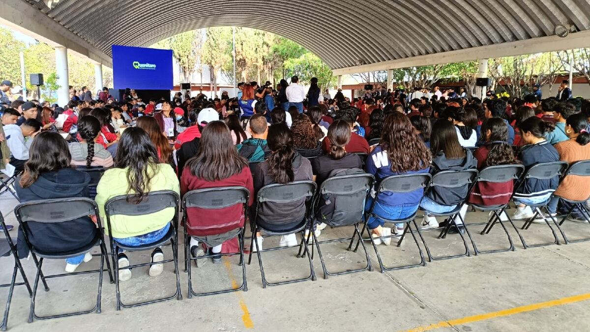 La administración de la capital del estado otorgó 371 becas
