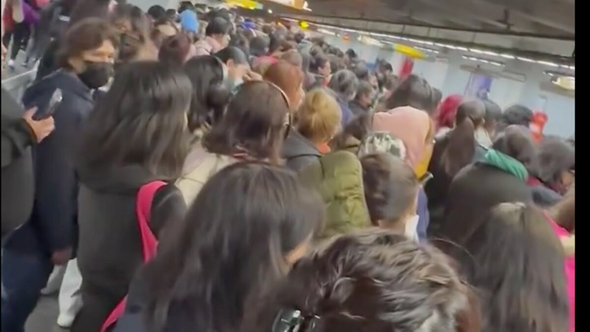 El servicio presentó afectaciones la mañana de este lunes. (Especial)