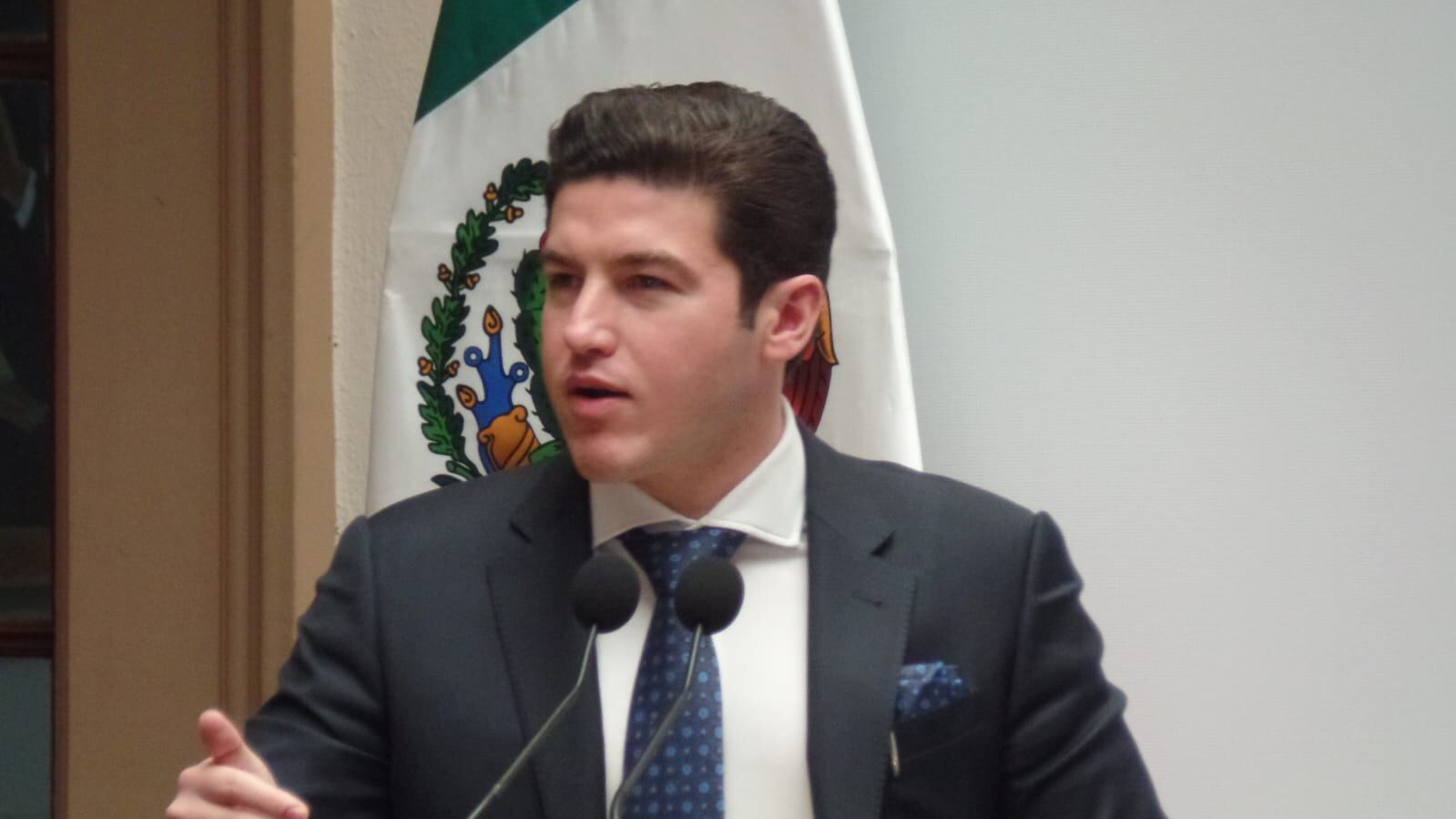 Samuel García firma el decreto, además del secretario general de Gobierno y el tesorero del estado