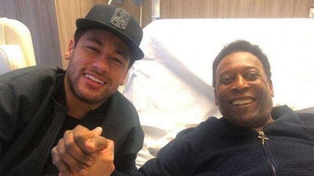 Neymar visitando a Pelé en el hospital.