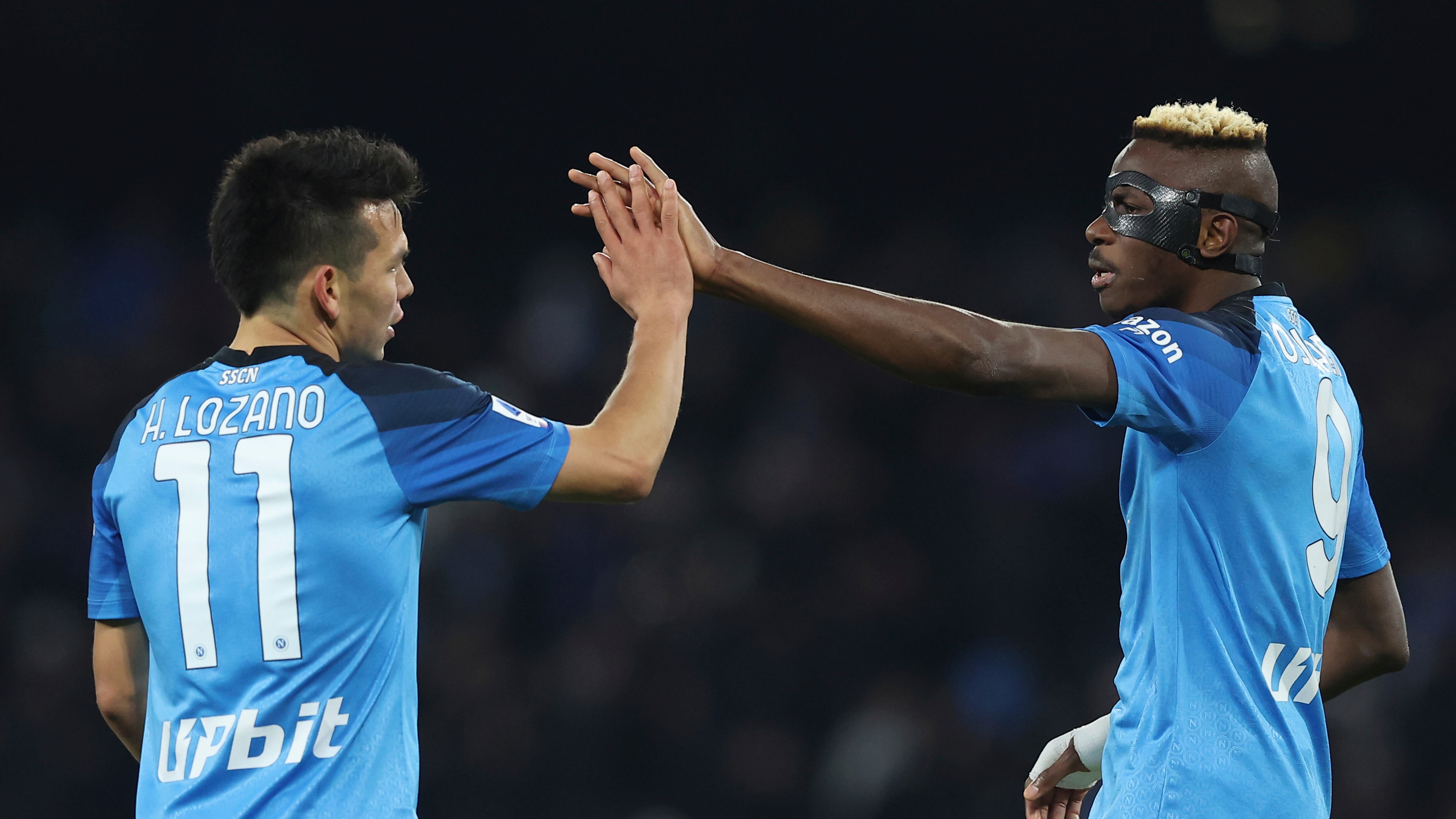 Hirving Lozano fue titular en la victoria del Napoli ante Spezia.