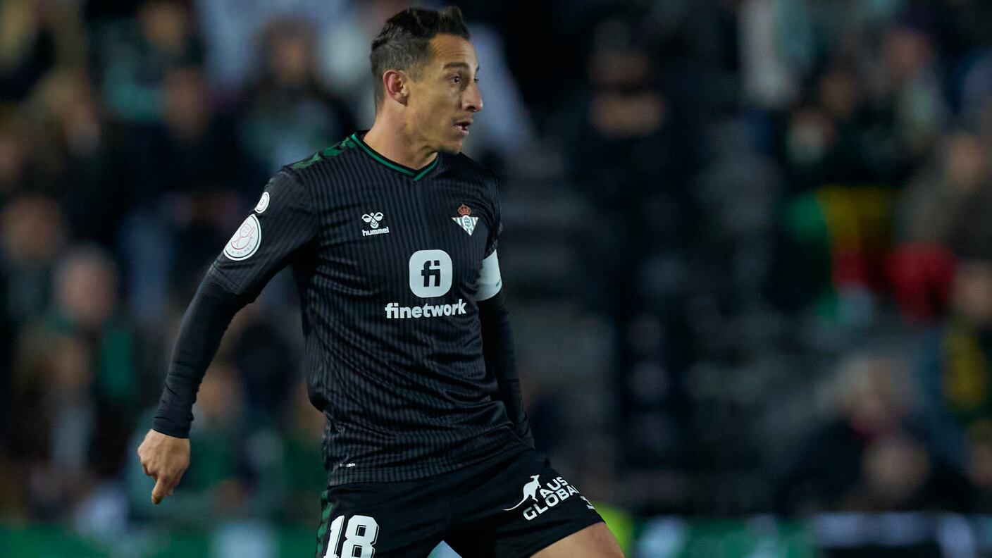 Andrés Guardado jugó todo el partido.