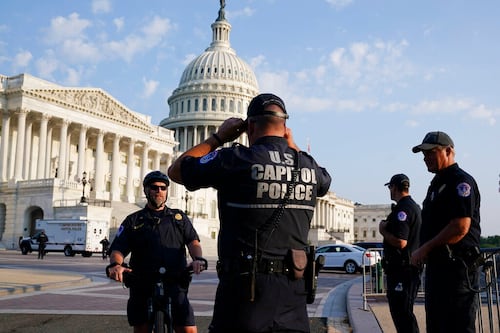 ¡Capitolio en peligro! Policía  de EU investiga amenaza de bomba