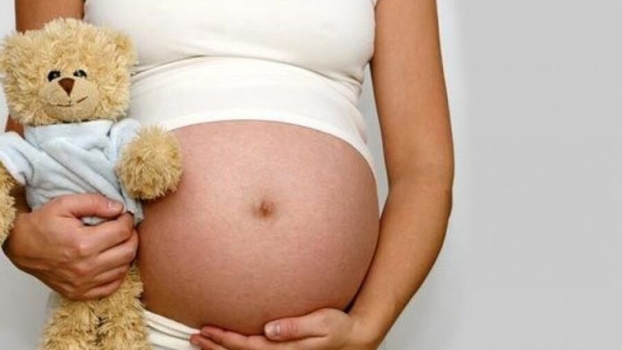 Brasil ainda apresenta dados elevados de gravidez e maternidade na adolescência, segundo especialistas