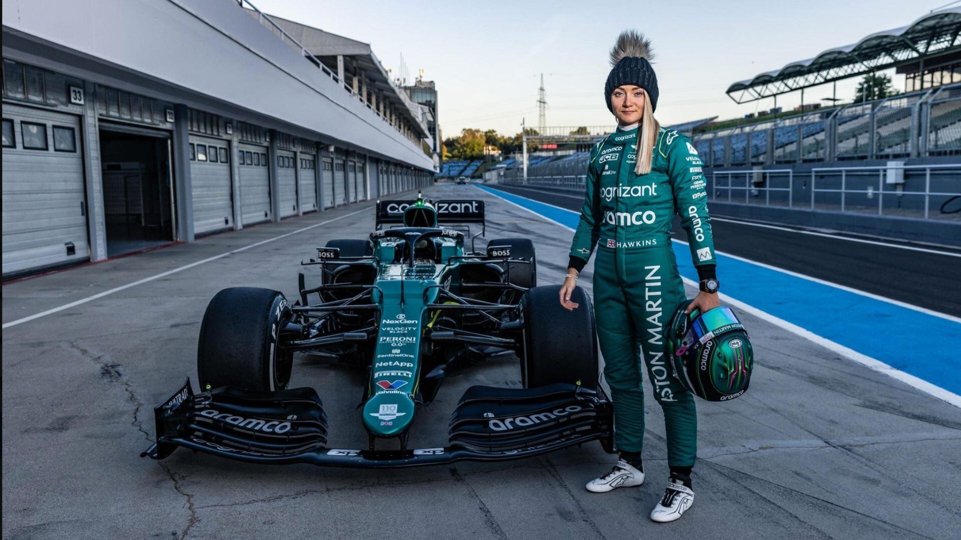 Jessica Hawkings primera mujer en manejar F1