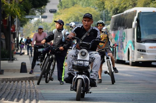 ¿Cuánto costarán las placas y licencias para scooters y bicis eléctricas en CDMX? Esto pagarán los VEMEPE