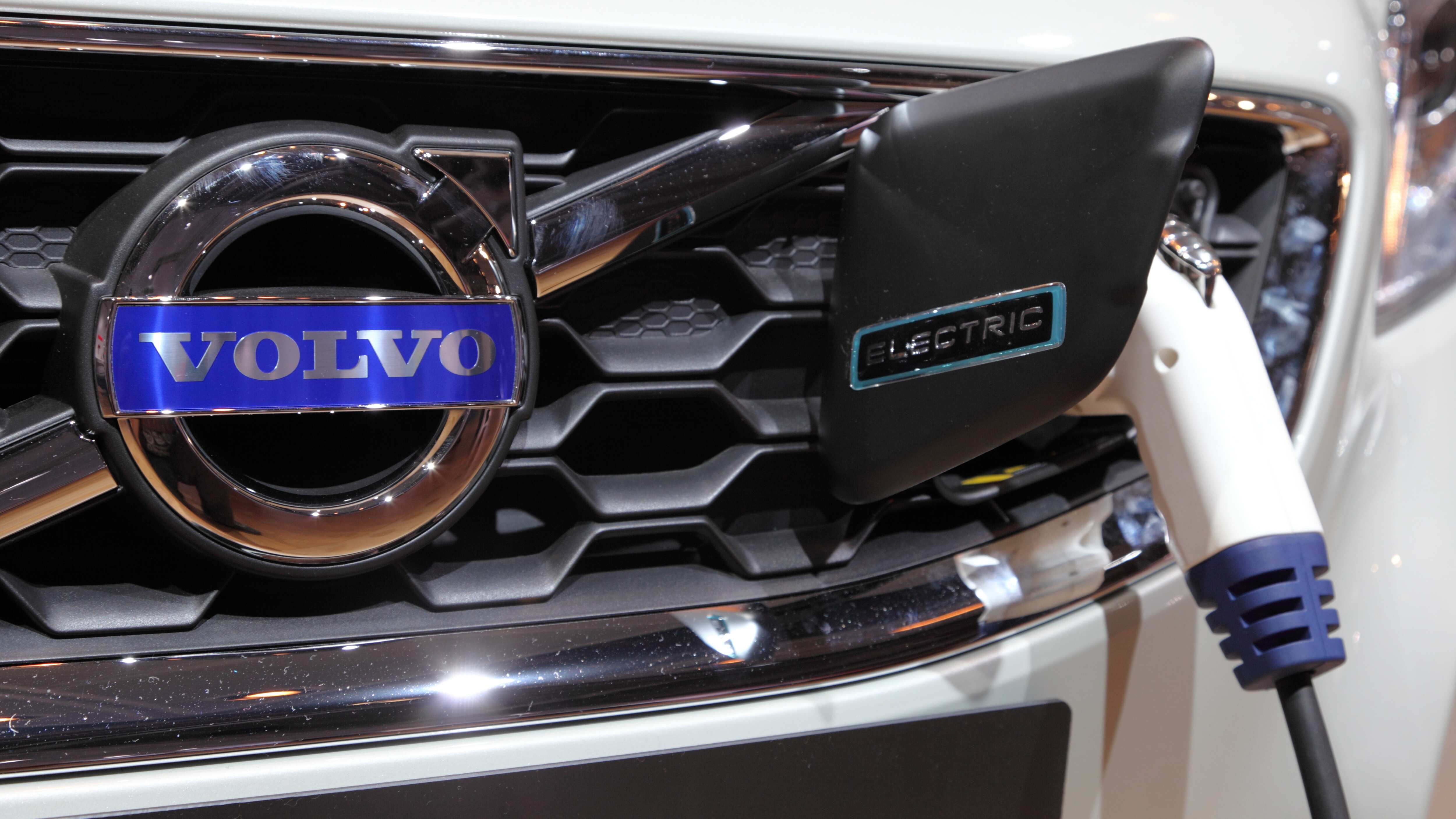 Volvo en Nuevo León generaría 2 mil 500 empleos directos más los indirectos.