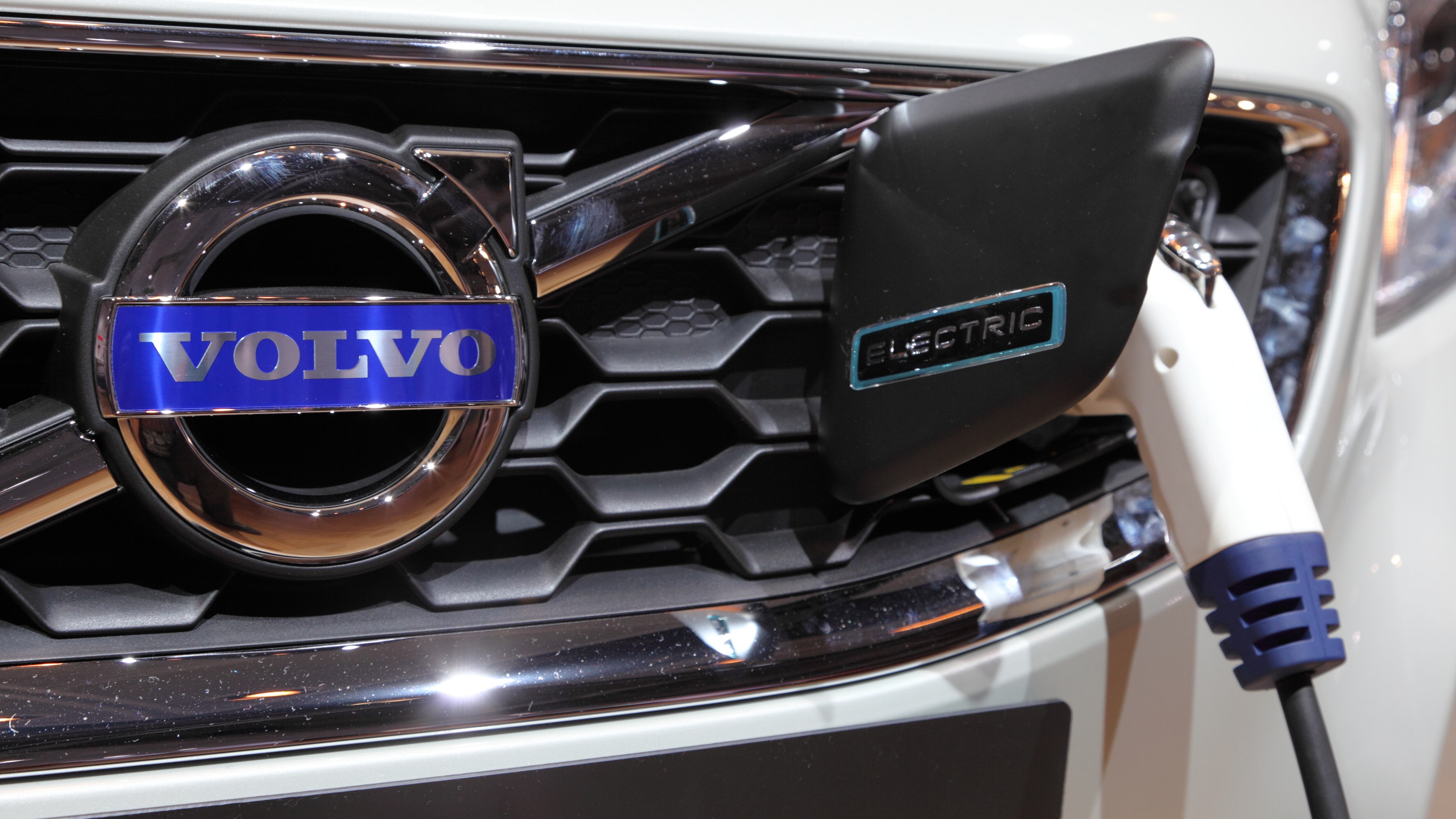 Volvo en Nuevo León generaría 2 mil 500 empleos directos más los indirectos.