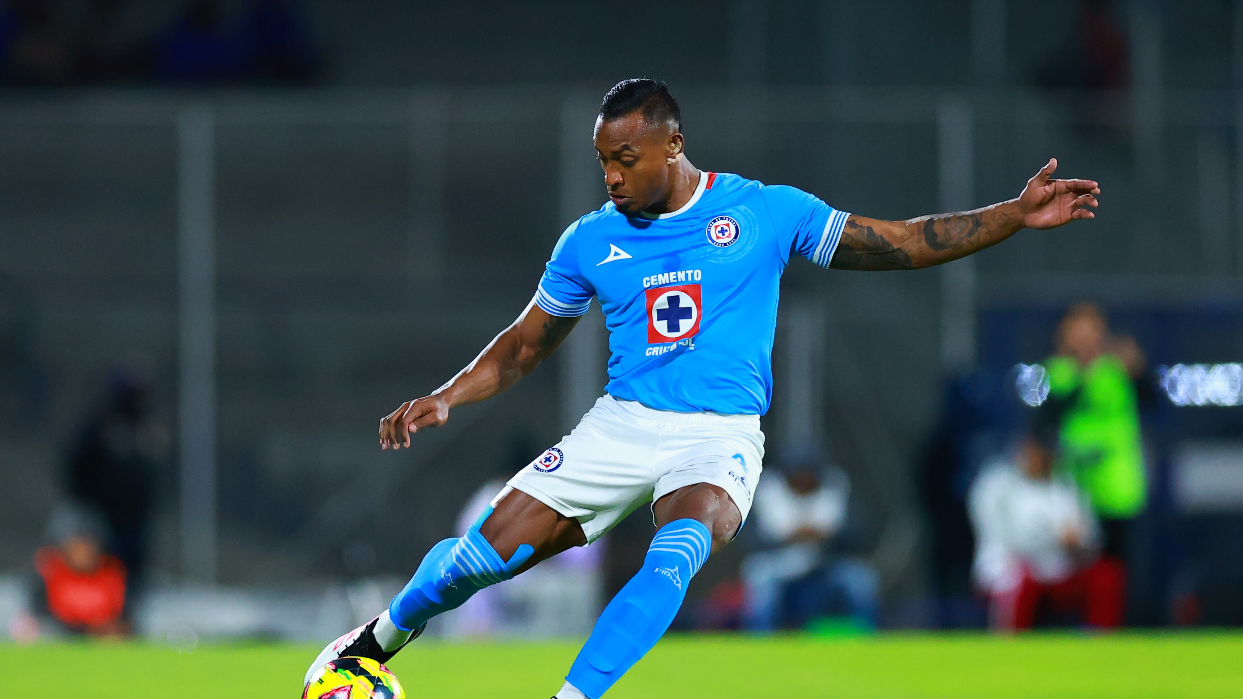 Willer Ditta Sale de Cruz Azul