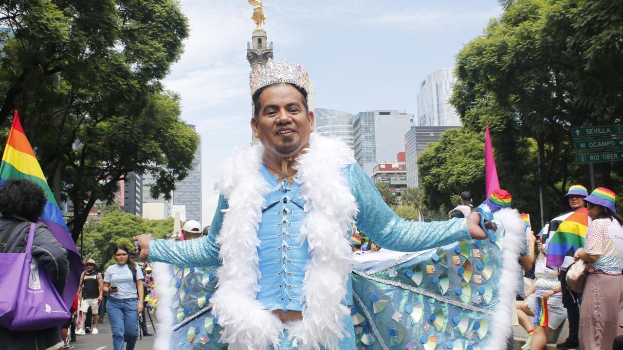 Marcha orgullo LGBT+ 2024 en CDMX