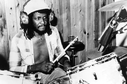 Fallece Lowell ‘Sly’ Dunbar, baterista jamaicano de reggae a los 73 años