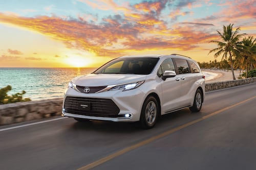 Toyota Sienna HEV 2026, el mayor confort y tecnología para viajar en familia