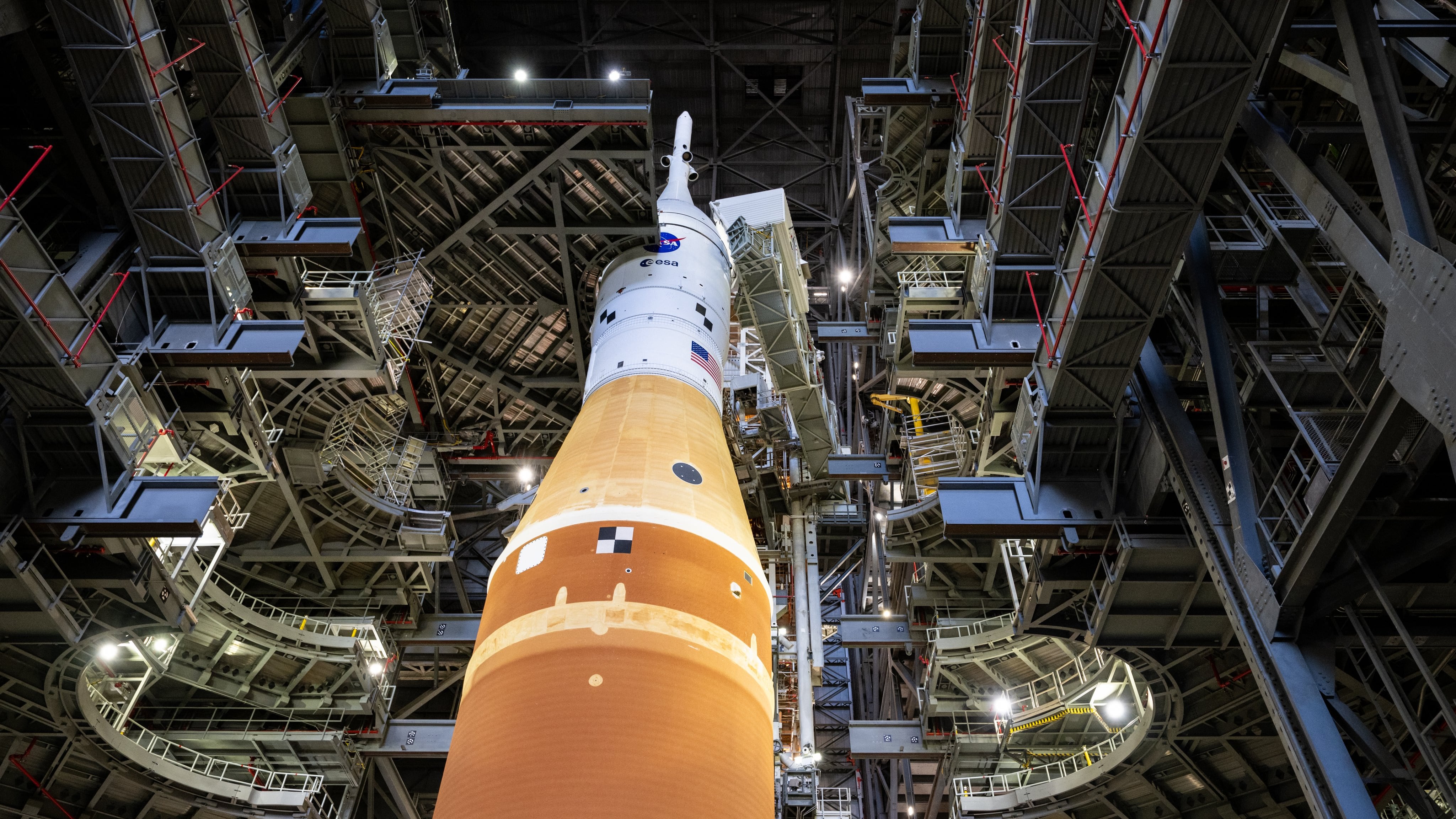 El vuelo consistirá en un recorrido de varios días alrededor de la Luna sin aterrizaje